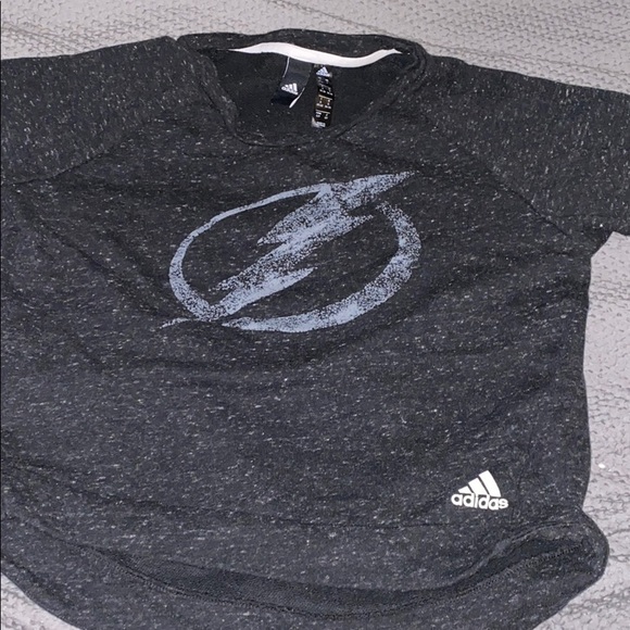Adidas tee - Picture 5 of 5